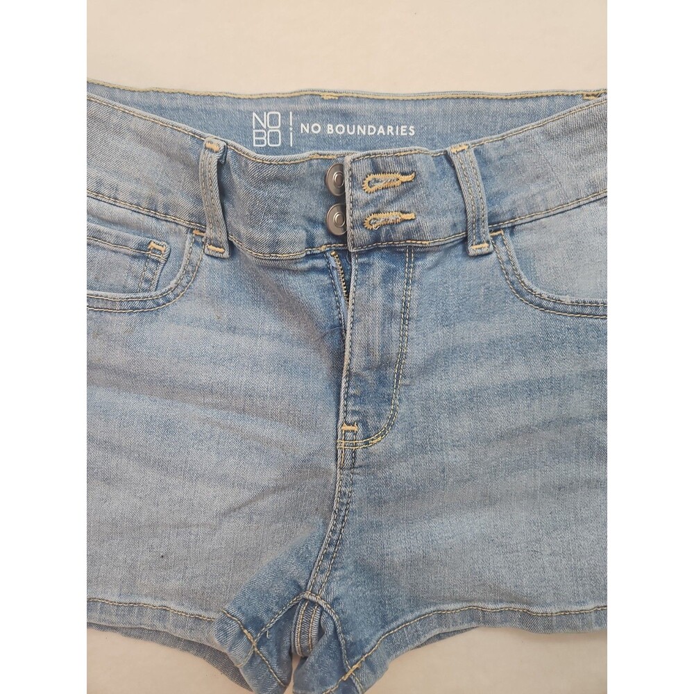 No Boundaries Women’s Denim Shorts Light Wash Double Button Sz 9